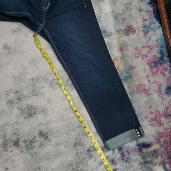 WHBM Crop Jeans   - Picture 10 of 10